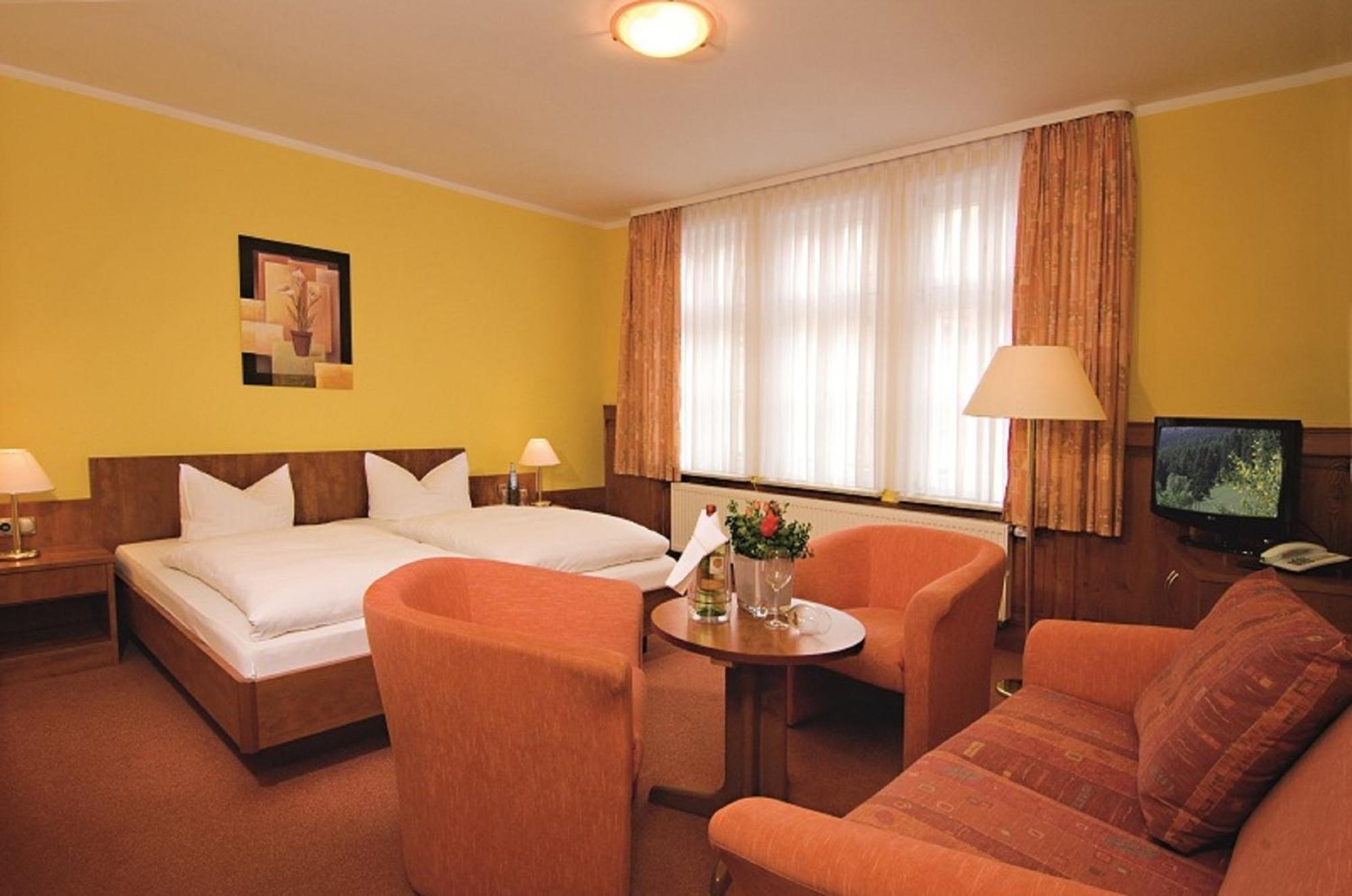 Hotel Zum Kanzler Stolberg  Экстерьер фото