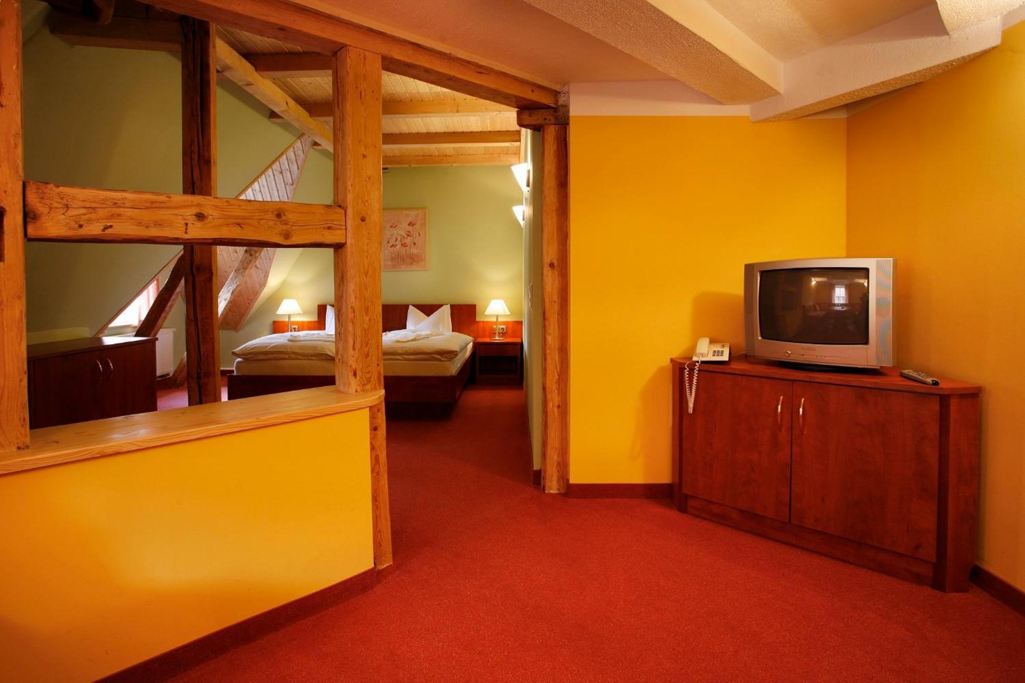 Hotel Zum Kanzler Stolberg  Экстерьер фото